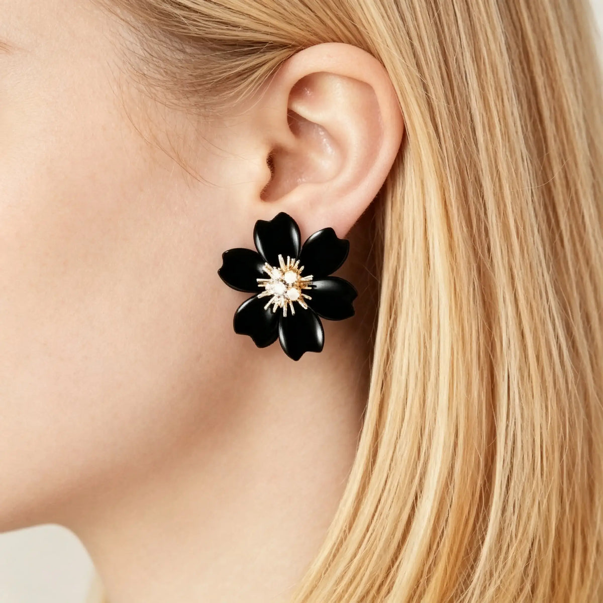 Van Cleef & Arpels Rose de Noël gold earrings
