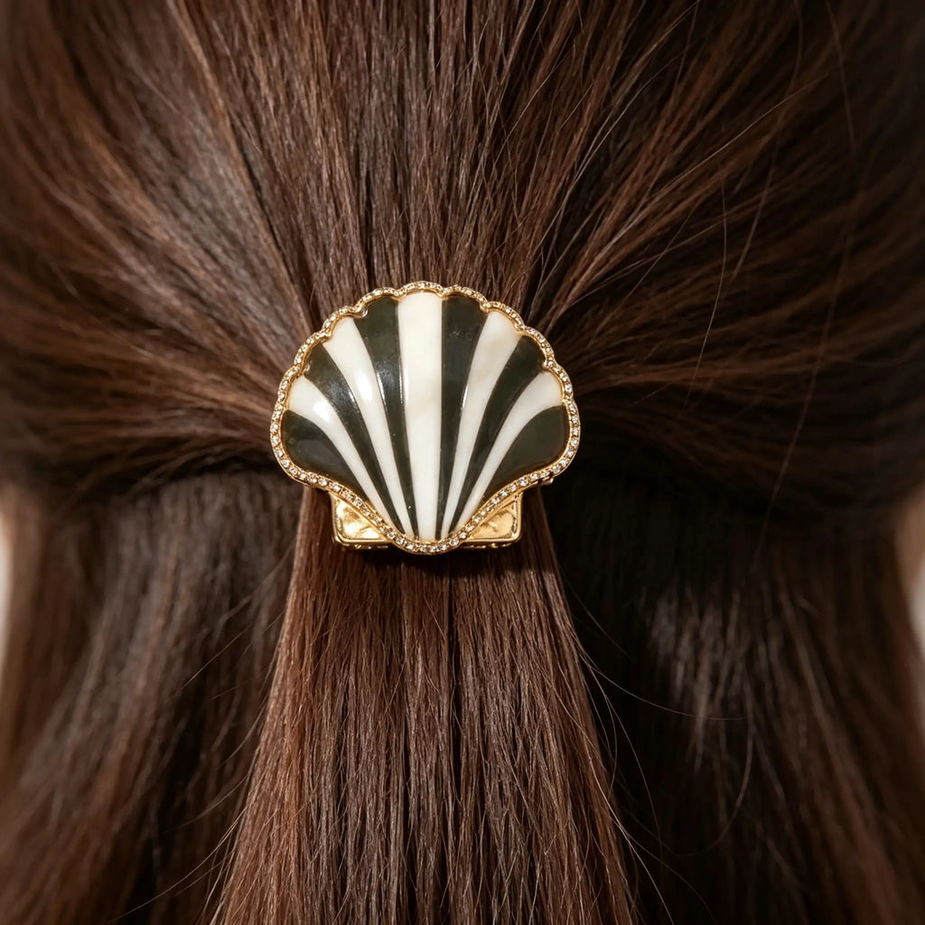 Van Cleef & Arpels Lucky Summer collection seashell brooch