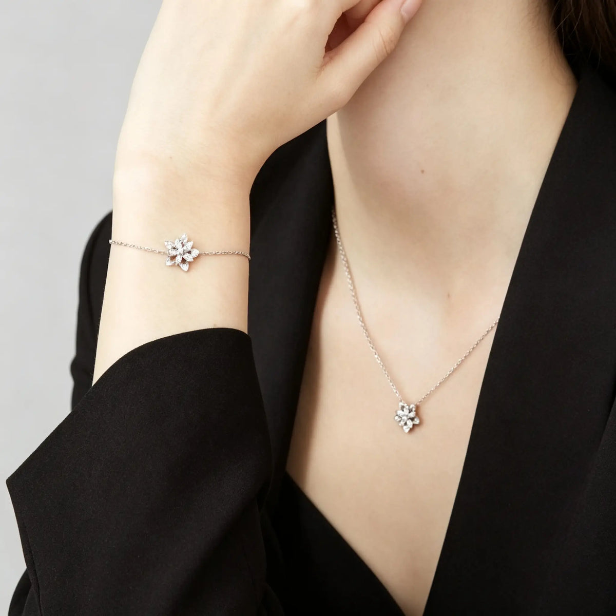 Van Cleef & Arpels Lotus Collection Mini Diamond Bracelet