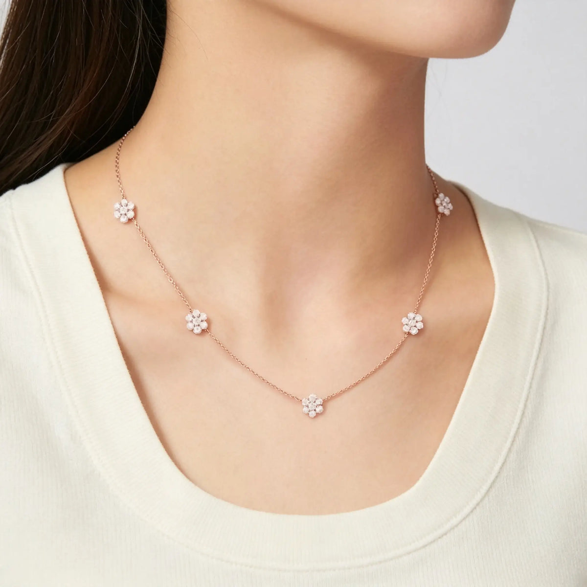 Van Cleef & Arpels Fleurette Collection Five-Diamond Floral Necklace