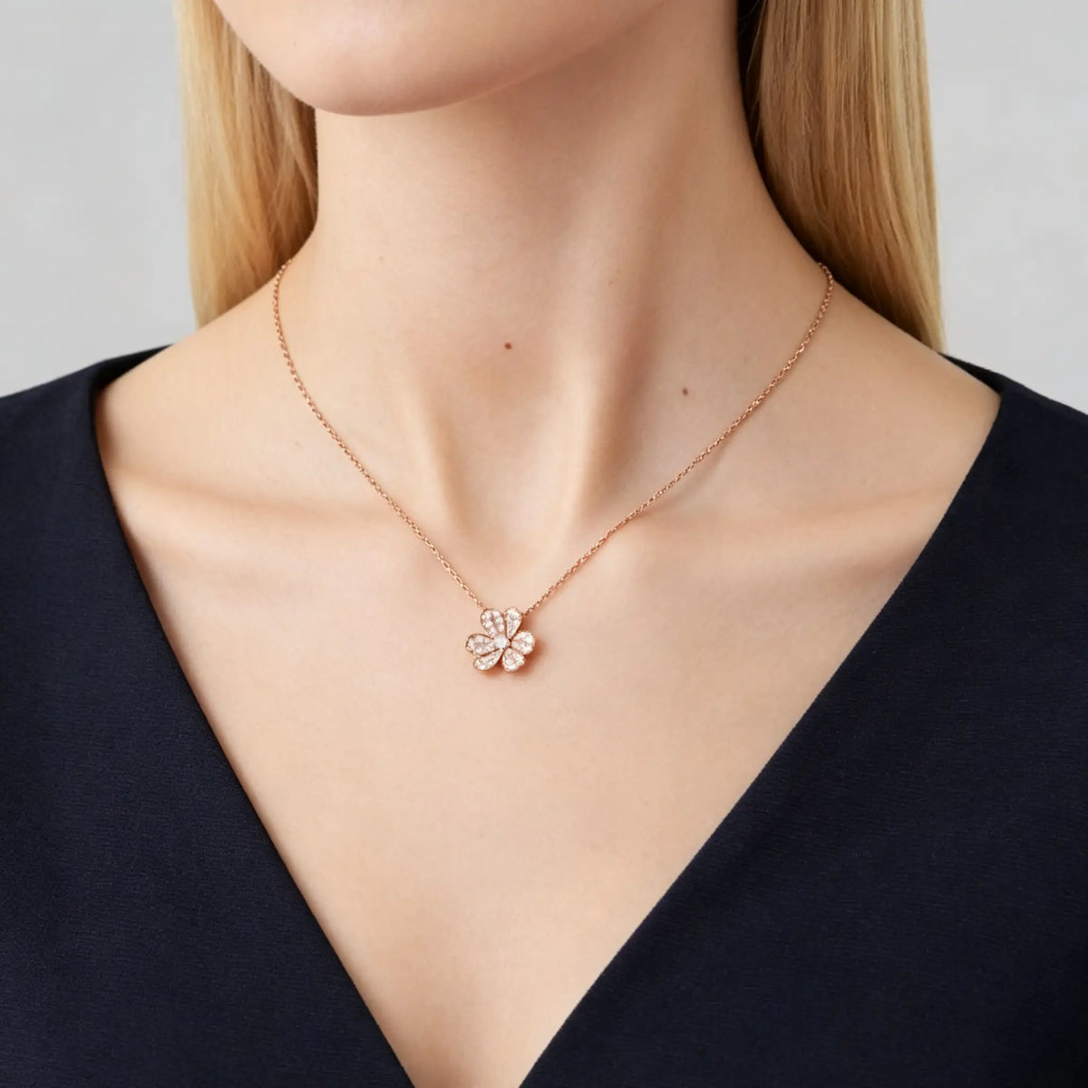 Van Cleef & Arpels Frivole Collection Clover Full Diamond Necklace